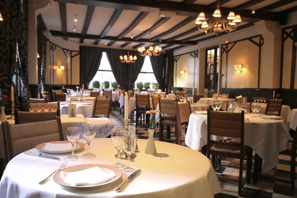 Logis Hotel De France La Chartre-sur-le-Loir Ngoại thất bức ảnh