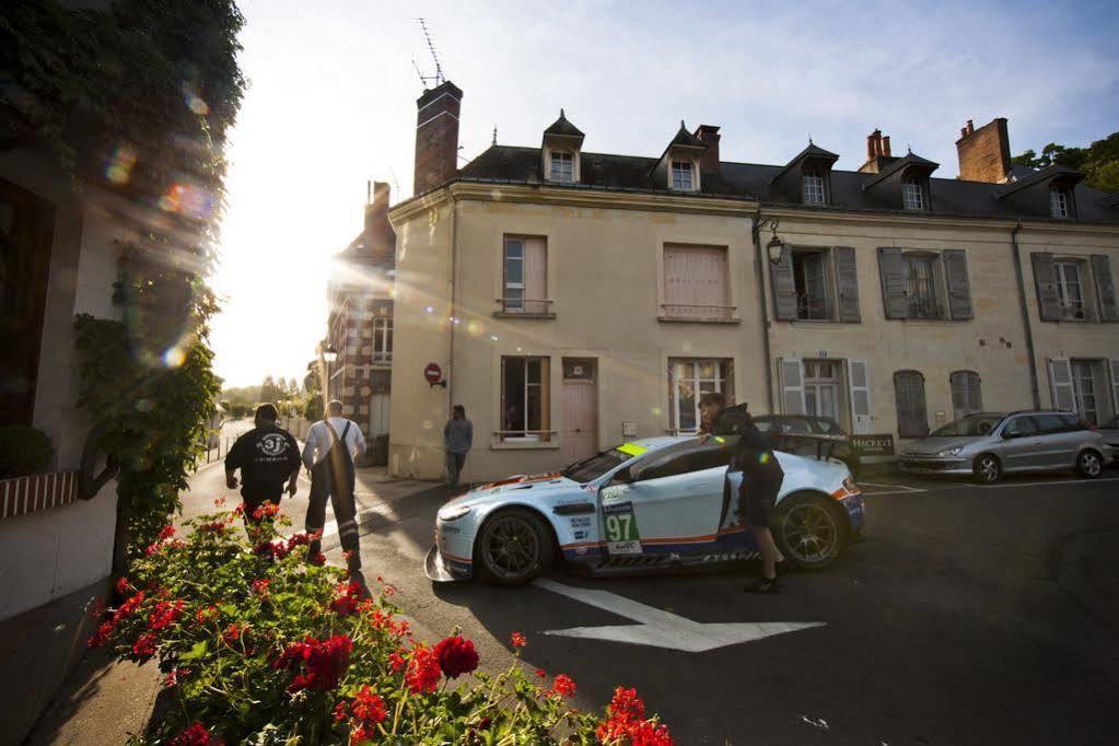 Logis Hotel De France La Chartre-sur-le-Loir Ngoại thất bức ảnh